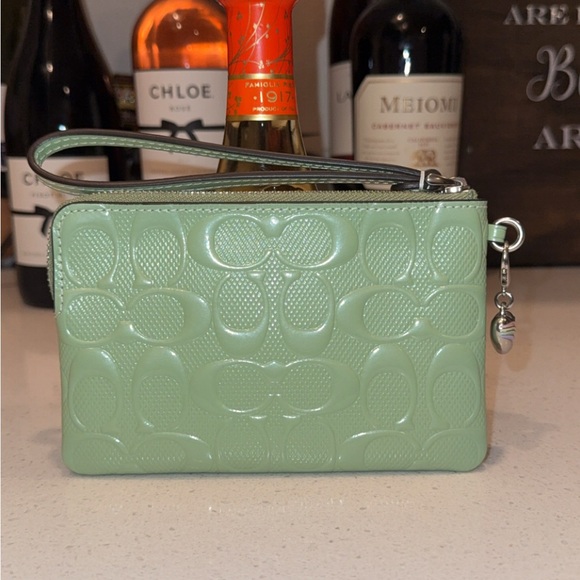 Wristlet in Signature leather with Heart charm 💖 - Picture 4 of 7